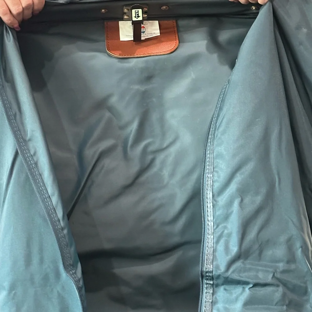 American Tourister 42